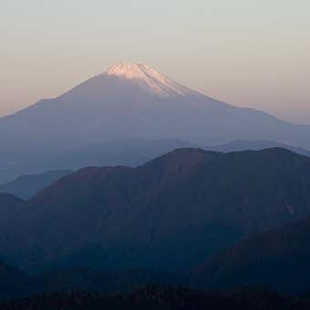三ノ塔山頂からの富士山が見える