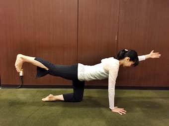 体幹とバランス感覚が鍛えられるポーズ