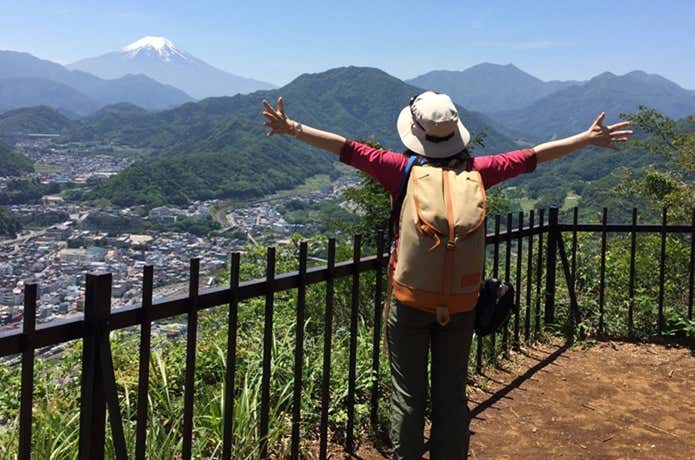 岩殿山｜富士山展望とスリルの岩場！歴史探訪の名低山コースを写真で