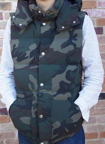 【山學校】THE NORTH FACE カモフラージュ ダウンベスト THE NORTH FACE カモフラージュ ダウンベスト