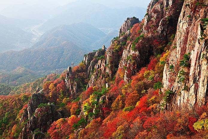 秋山の注意点　紅葉の山