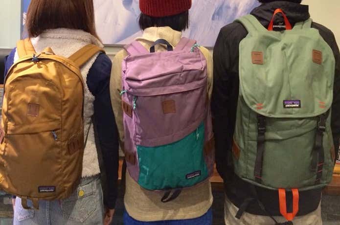 色とりどりのバックパックたち