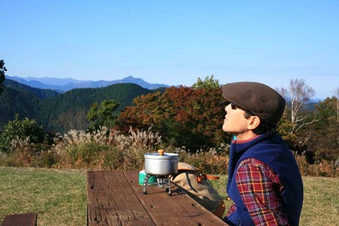 休憩する登山者