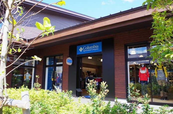 コロンビアの店舗外観