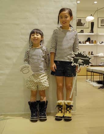 ソレルのブーツを履いた女の子2人