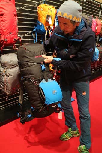 ヘルメットカバーを装着