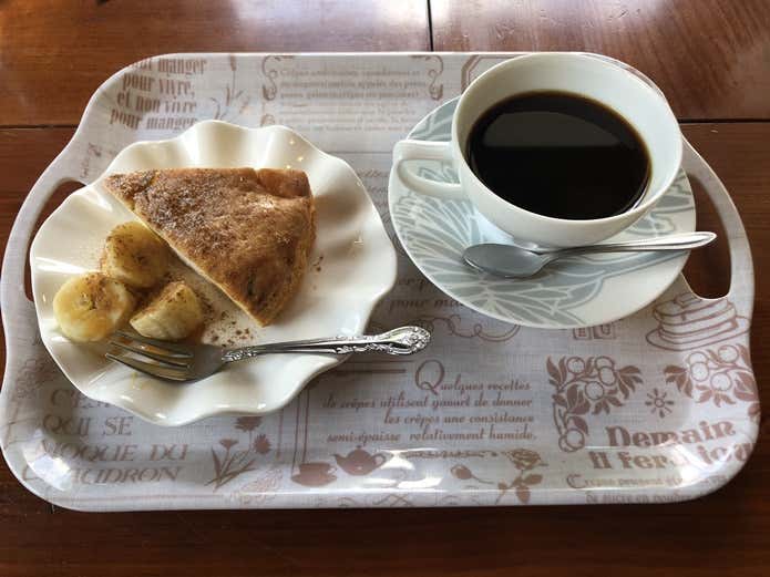青山荘のりんごケーキ
