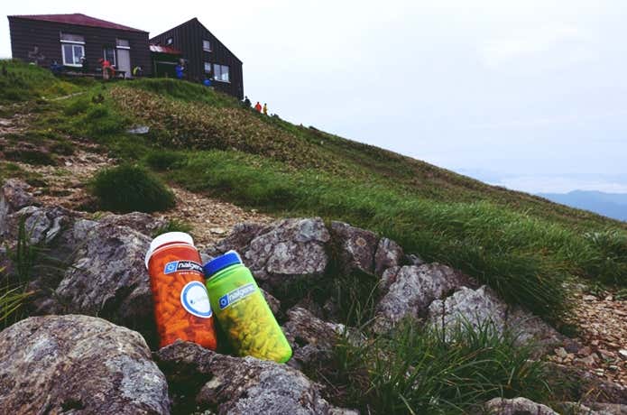 ナルゲンボトルと山小屋
