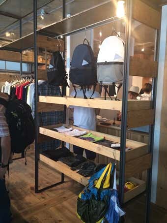 アンドワンダーの製品が並ぶ