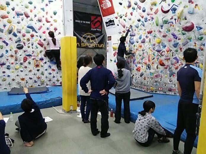 福岡のボルダリングジムホアホア