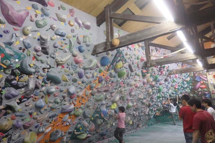 横浜のボルダリングジムB-PUMP