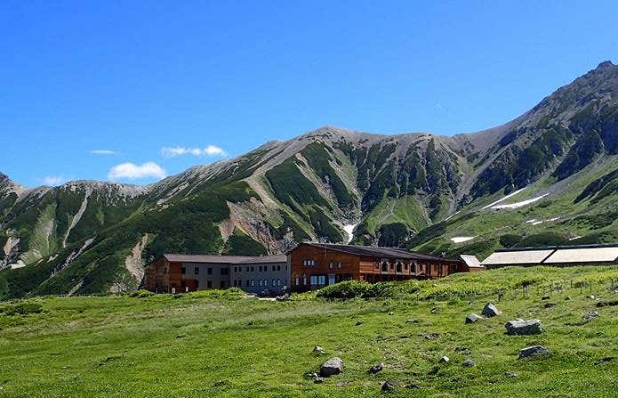 立山室堂山荘の外観