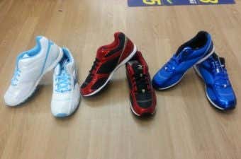 アシックスのジュニアのランニングシューズ