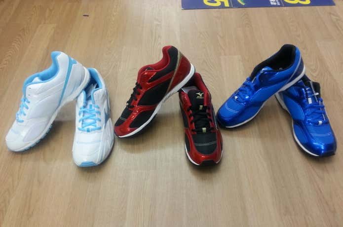 アシックスのジュニアのランニングシューズ