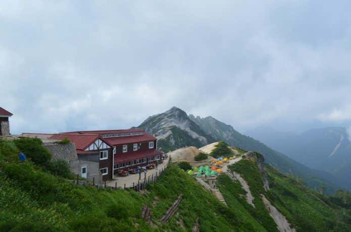 山小屋とテント場