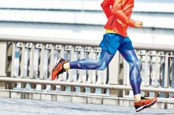 ランニングシューズの人気製品で走る人