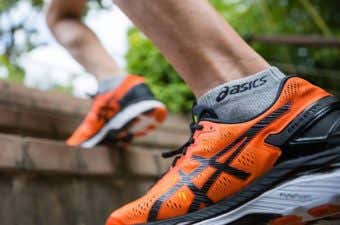 アシックスのランニングシューズ