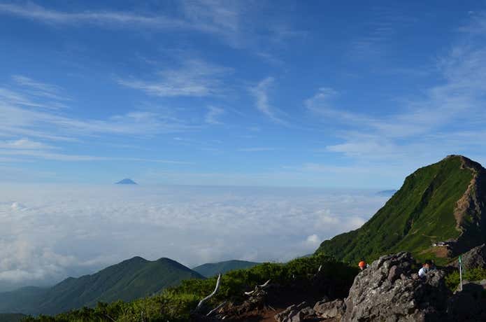 青空と山
