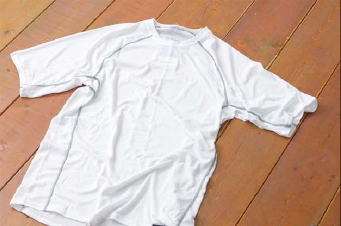 白いドライTシャツ
