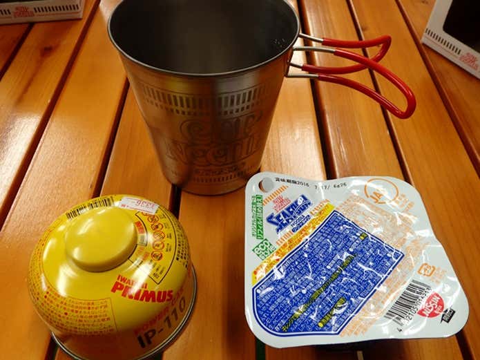 日清カップヌードルのチタンクッカーも人気！