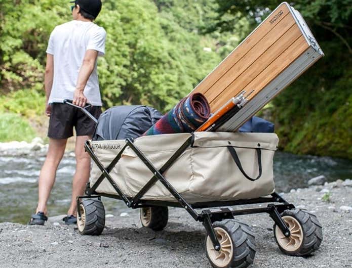 ニュートラルアウトドアのワゴンを使う人