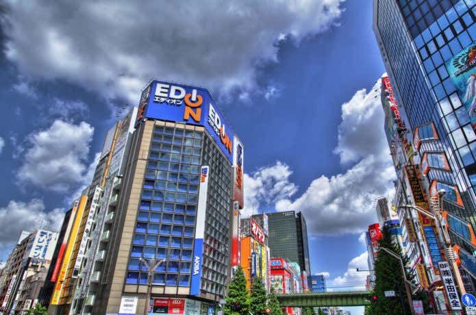 ニコンの双眼鏡　販売店
