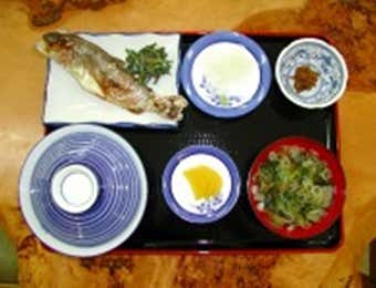 日原鍾乳洞近くの食事処