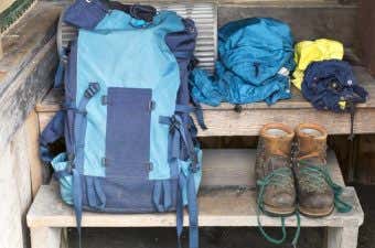 登山用品を査定する「UZD」