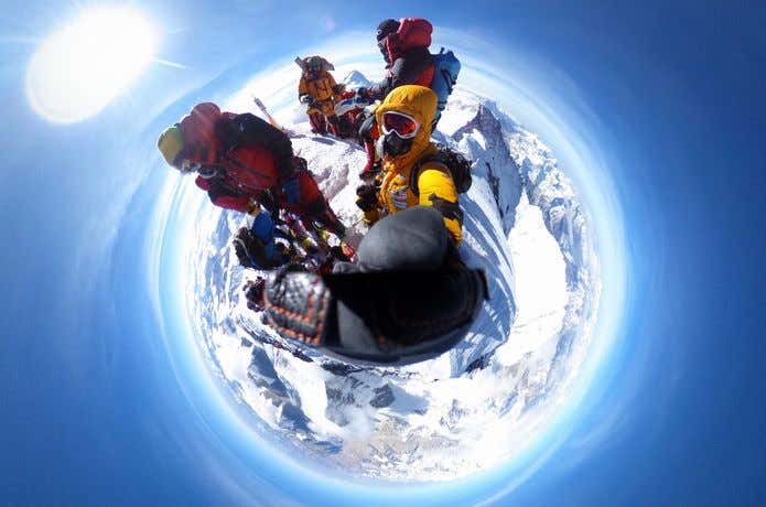エベレスト山頂の360度写真