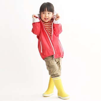 エーグルのレーンブーツを着た女の子の画像
