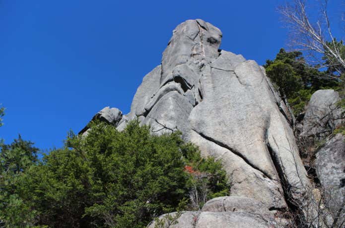 瑞牆山の大ヤスリ岩の画像