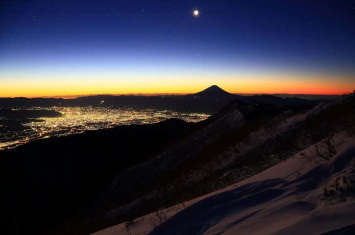 富士山と甲府の夜景