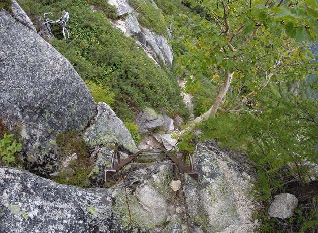 丸山新道の岩場