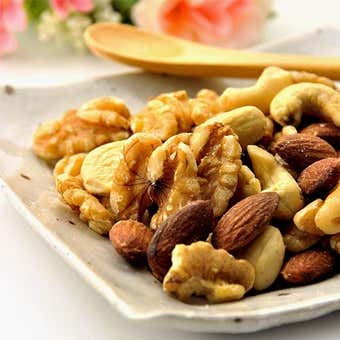 非常食のミックスナッツ