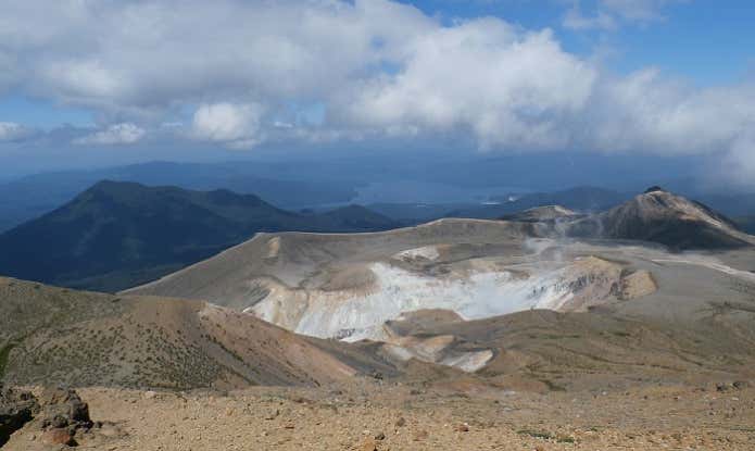 雌阿寒岳火口付近