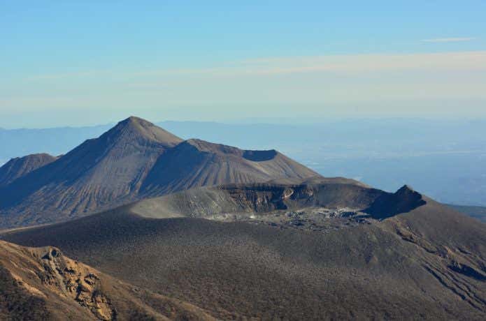 初夏の韓国岳から見た霧島の山、F10号、佐原聖春 致し