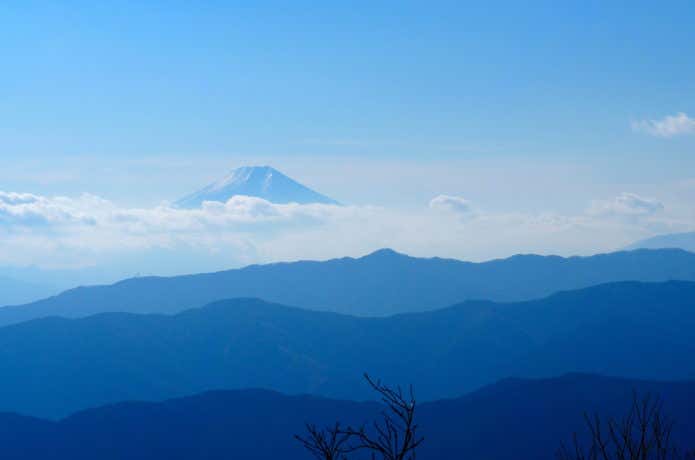 大岳山山頂から見る富士山