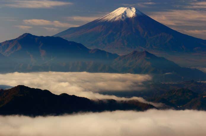 百蔵山から見た富士山の画像