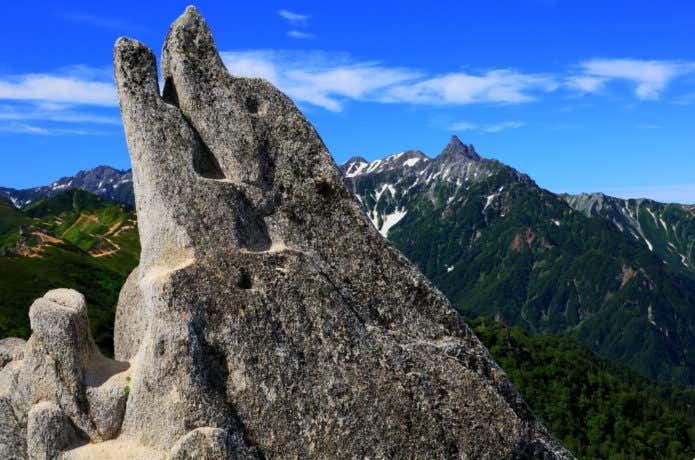 燕山荘近くのイルカ岩