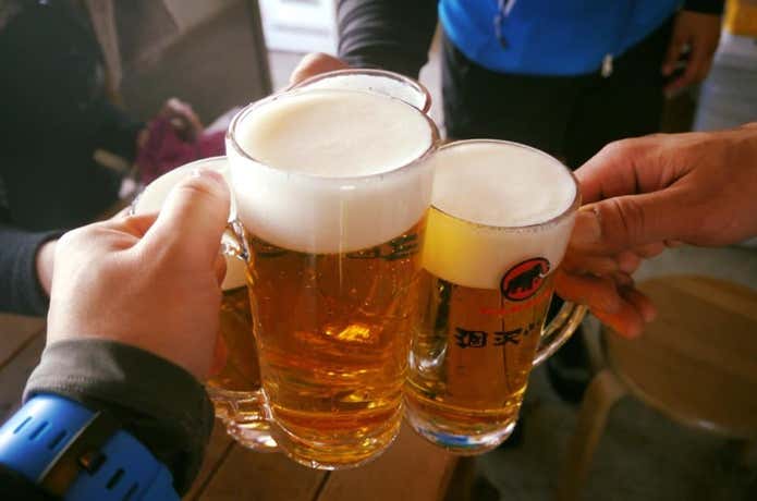 涸沢小屋ビールで乾杯