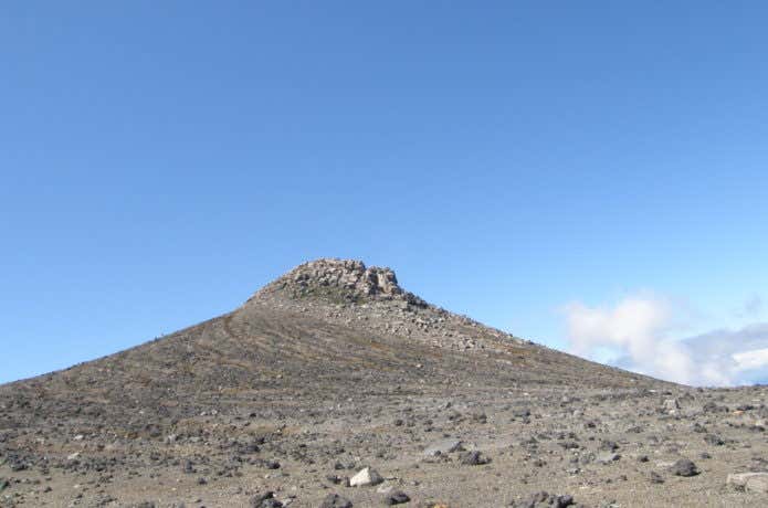 十勝岳夏の山頂の様子
