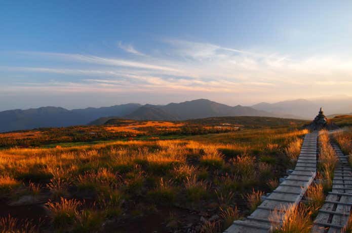 秋の苗場山山頂