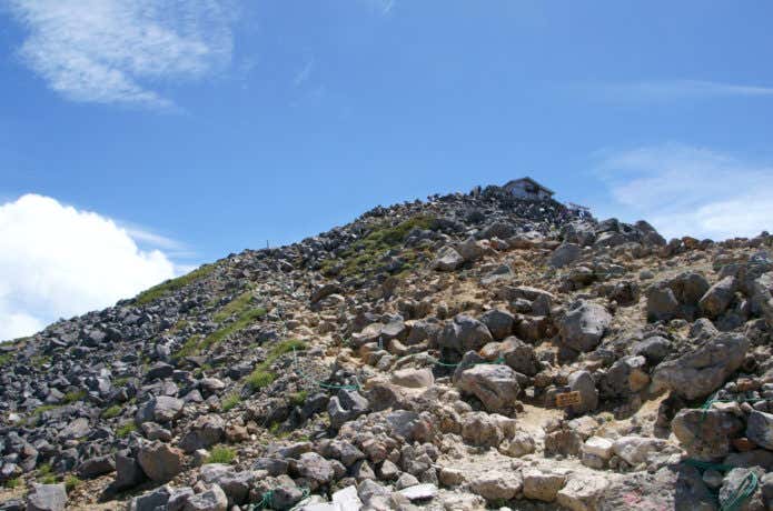 浮石がある登山道