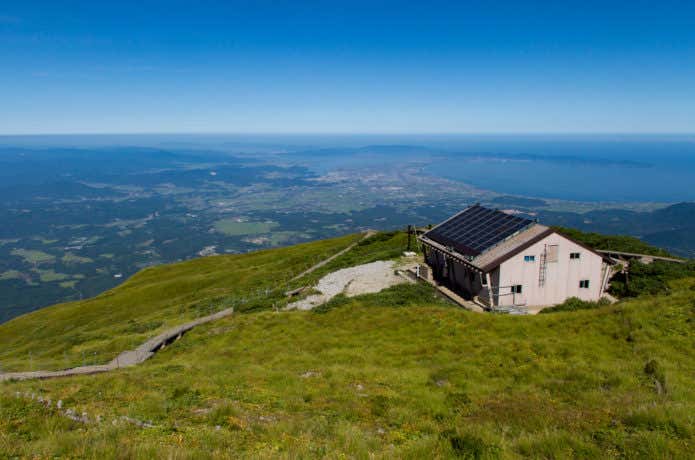大山の山頂小屋