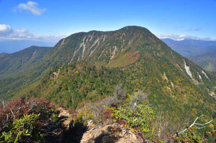 鋸山から見る皇海山