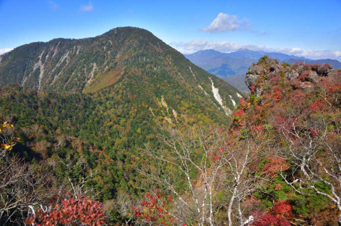 紅葉の皇海山