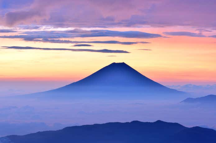 南アルプスから見える富士山
