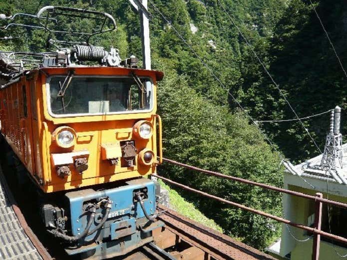 トロッコ列車