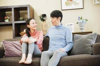 ベネクスの冬用ウェアを着る男女