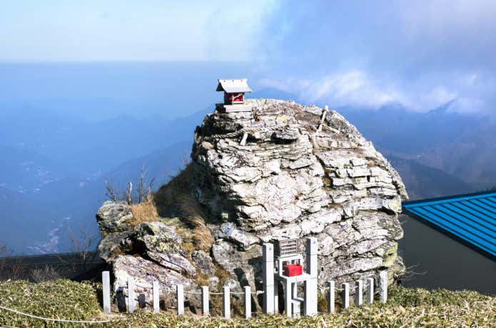 剣山宝蔵石